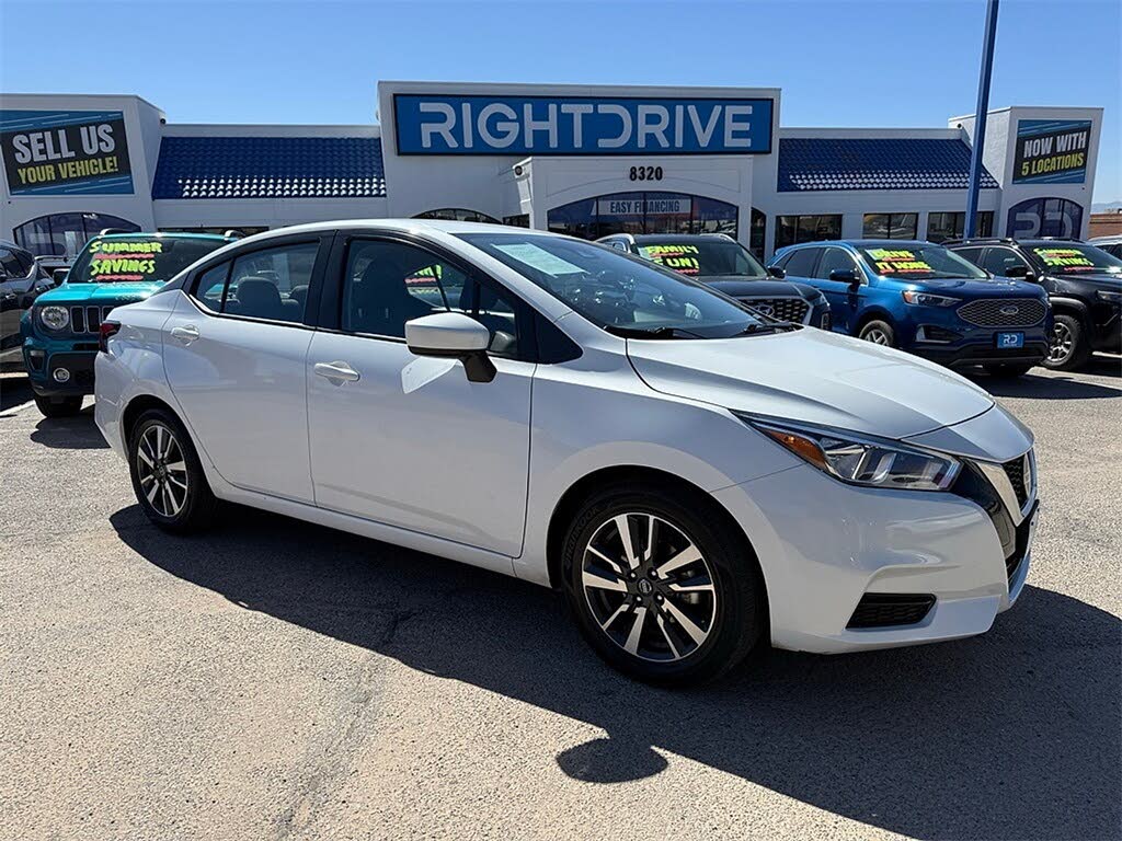 2022 Nissan Versa SV FWD