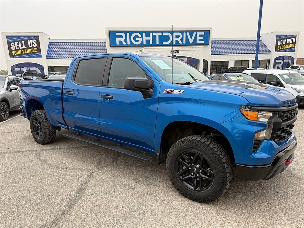 2023 Chevrolet Silverado 1500 Custom Trail Boss Crew Cab 4WD