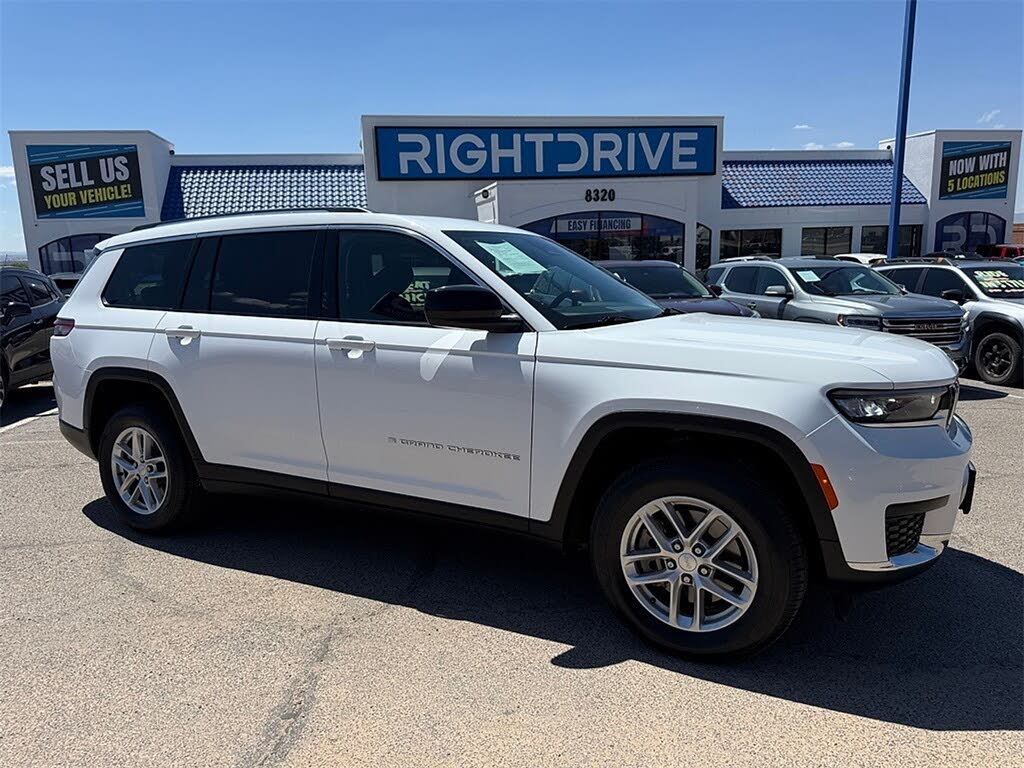 2023 Jeep Grand Cherokee L Laredo 4WD
