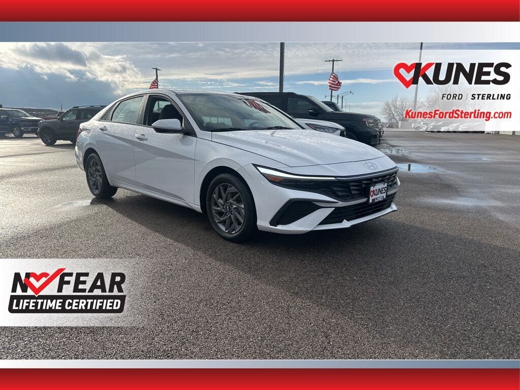 2024 Hyundai Elantra SEL FWD