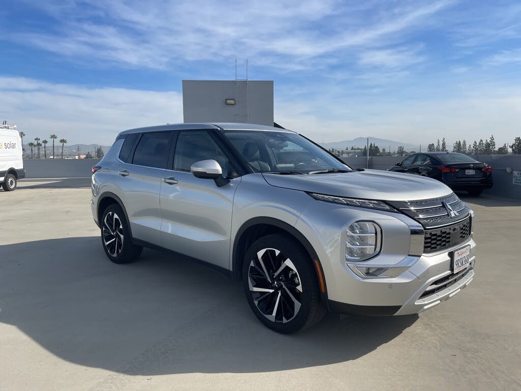 2024 Mitsubishi Outlander SE FWD