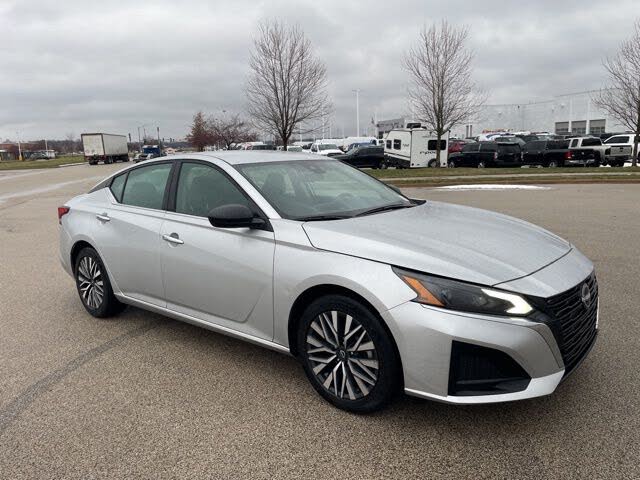 2024 Nissan Altima 2.5 SV FWD