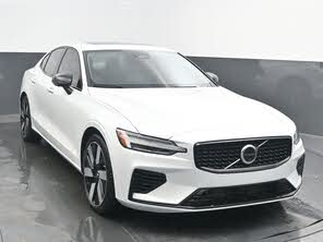 Volvo S60 Recharge T8 Plus Dark Theme eAWD