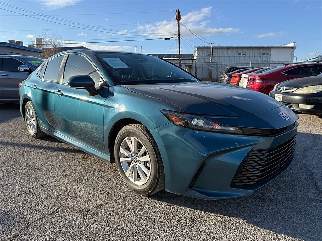 2025 Toyota Camry LE FWD