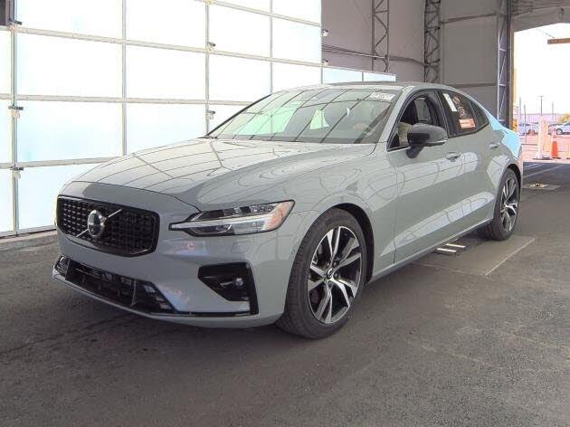 2025 Volvo S60 B5 Plus FWD