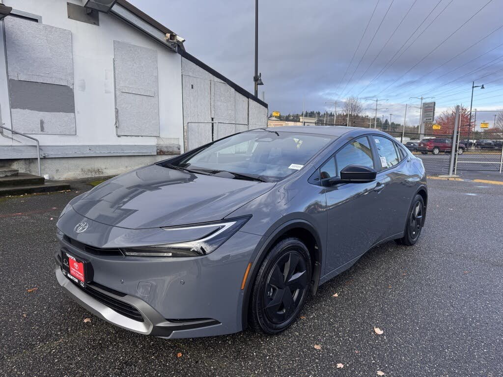 2026 Toyota Prius Plug-In Hybrid SE FWD