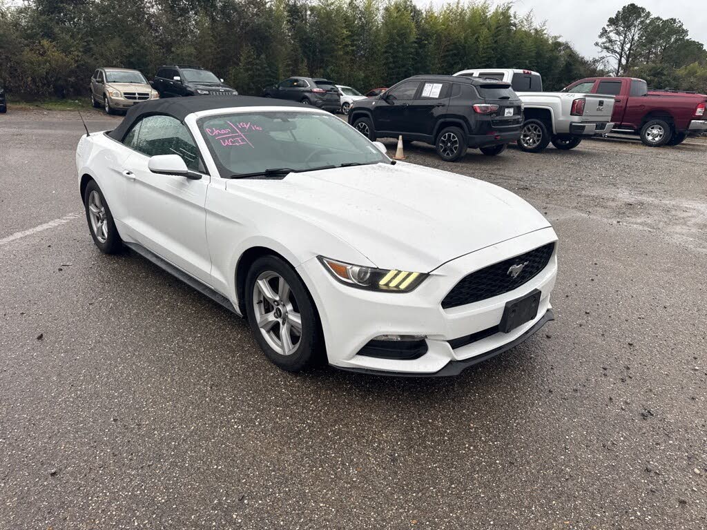 2015 Ford Mustang V6 Convertible RWD