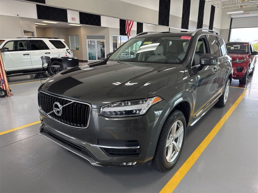 2018 Volvo XC90 T5 Momentum 5-Passenger FWD