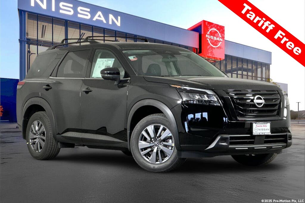 2025 Nissan Pathfinder SV FWD