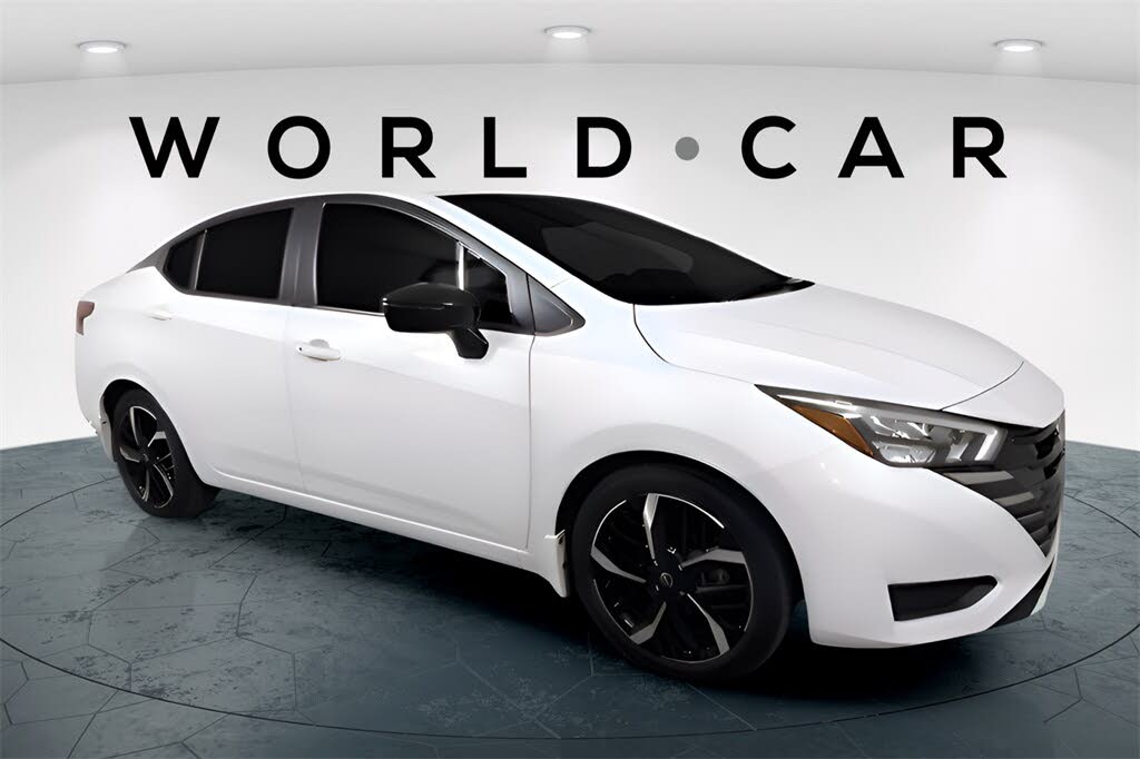 2023 Nissan Versa SR FWD