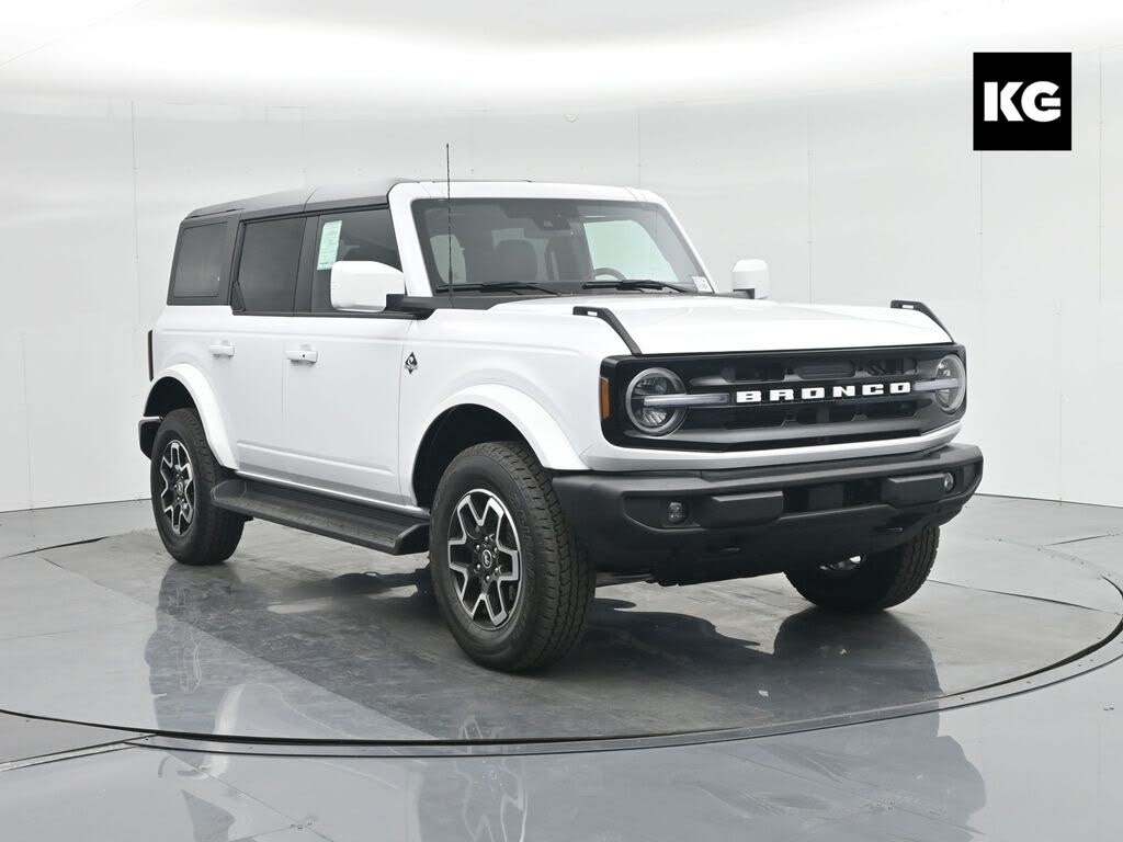 2025 Ford Bronco Outer Banks 4-Door 4WD