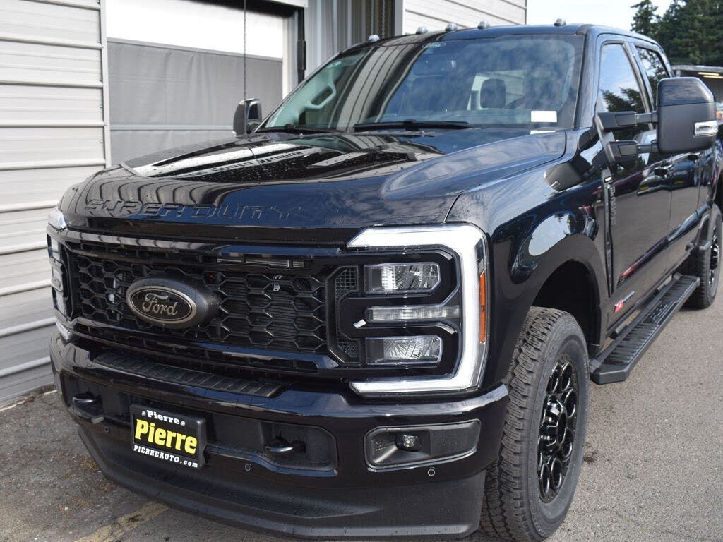 2025 Ford F-250 Super Duty Lariat Crew Cab 4WD