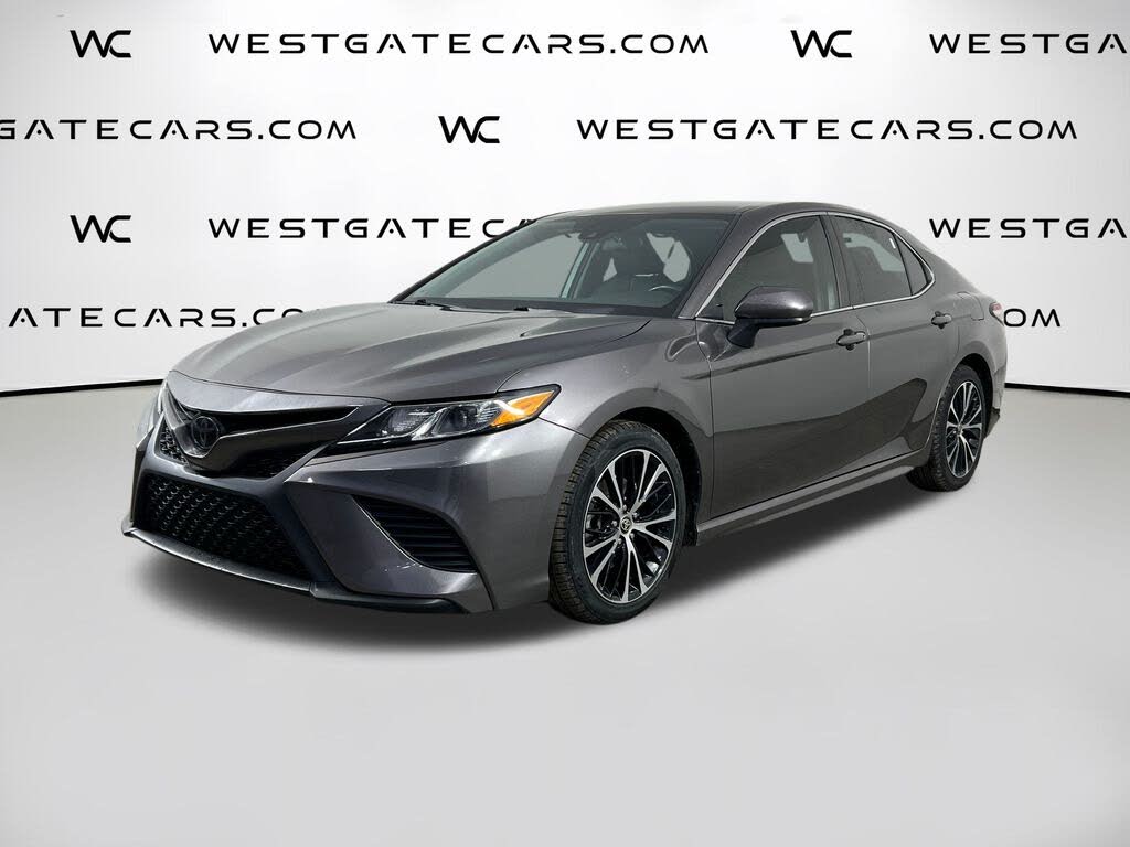 2020 Toyota Camry SE FWD
