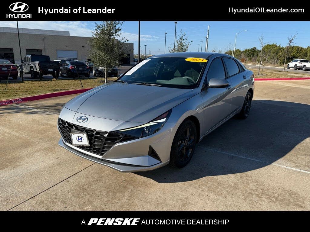 2023 Hyundai Elantra SEL FWD