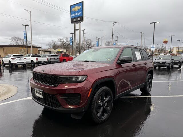 2023 Jeep Grand Cherokee Altitude 4WD