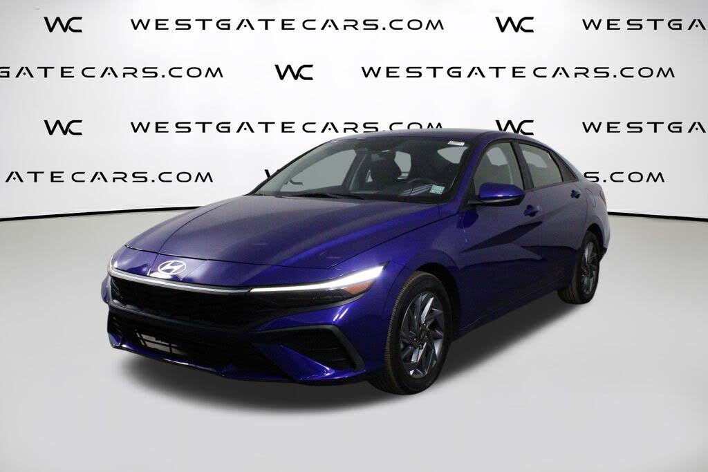 2024 Hyundai Elantra SEL FWD