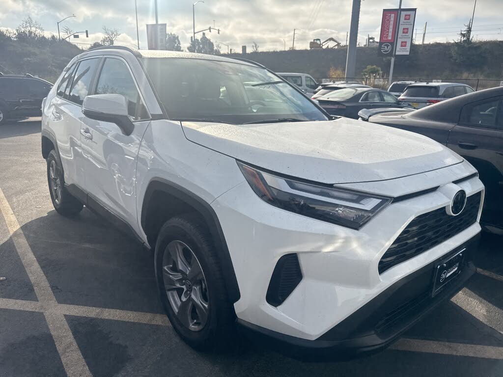 2025 Toyota RAV4 XLE AWD