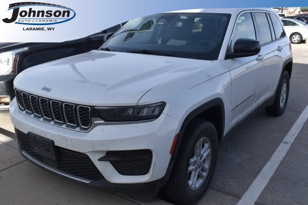 2023 Jeep Grand Cherokee Laredo 4WD
