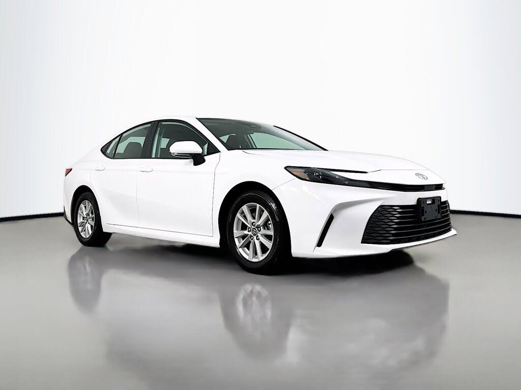 2025 Toyota Camry LE FWD