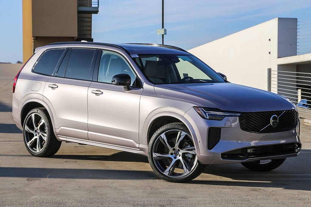 2026 Volvo XC90 B6 Ultra Dark 6-Passenger AWD