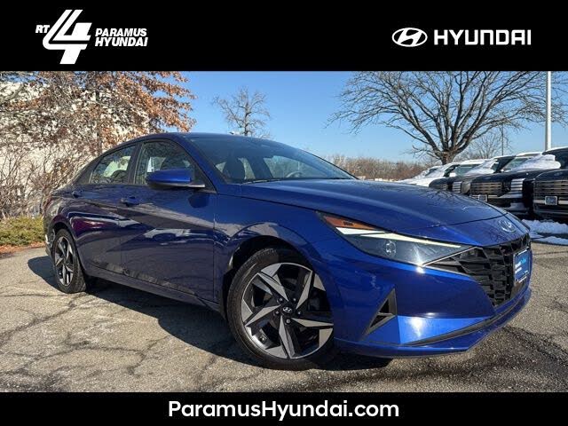 2023 Hyundai Elantra SEL FWD