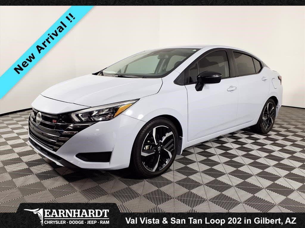 2023 Nissan Versa SR FWD