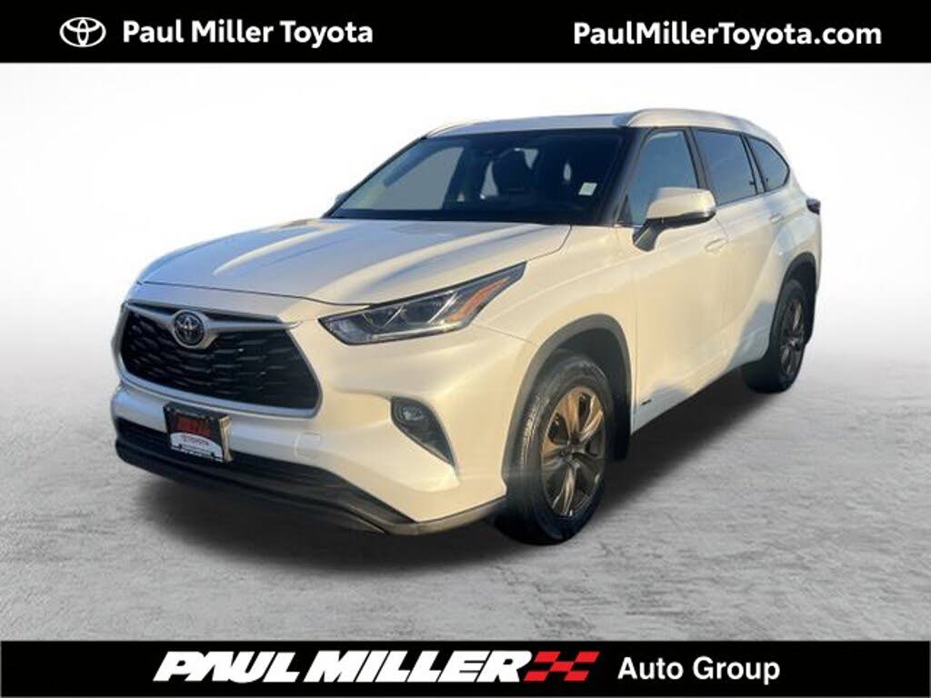 2023 Toyota Highlander Hybrid Bronze Edition AWD