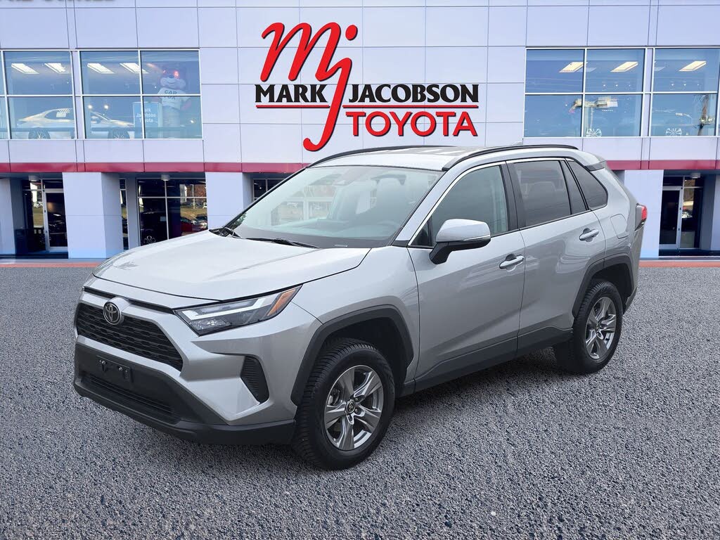 2024 Toyota RAV4 XLE FWD