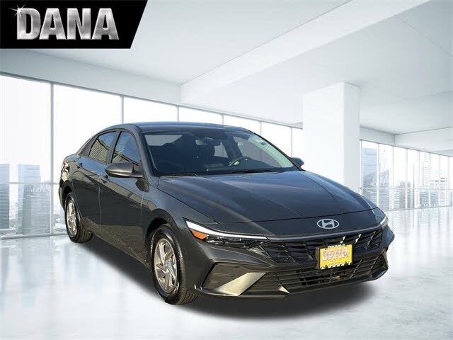 2025 Hyundai Elantra SE FWD