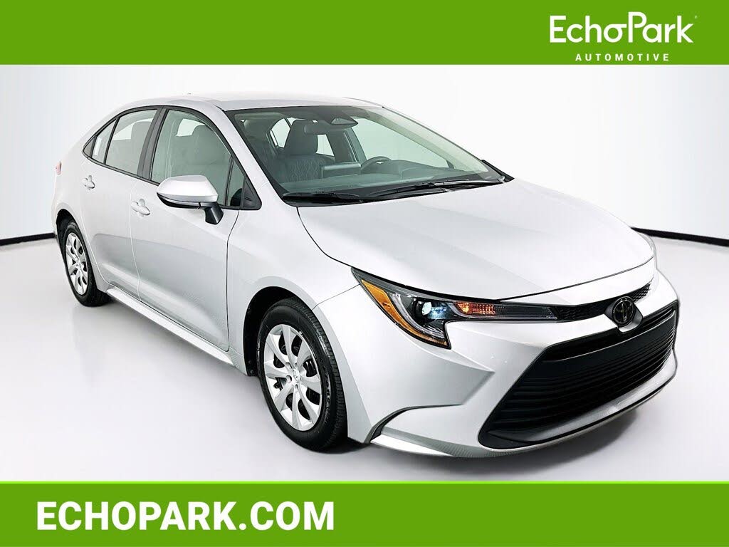 2025 Toyota Corolla LE FWD