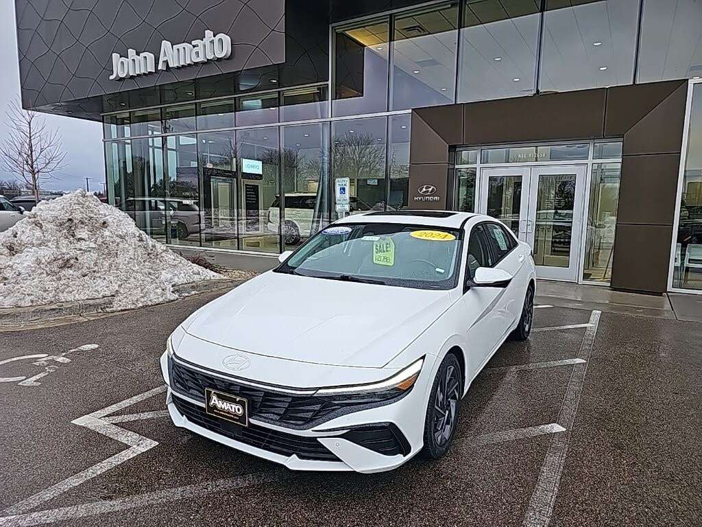 2024 Hyundai Elantra Limited FWD