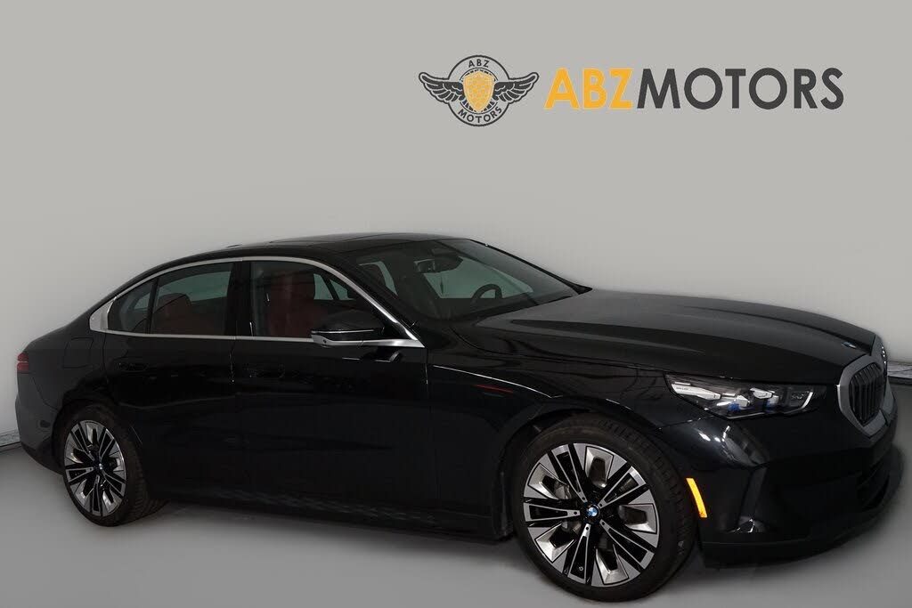 2025 BMW 5 Series 530i RWD