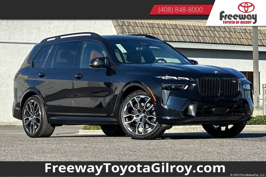 2025 BMW X7 M60i AWD