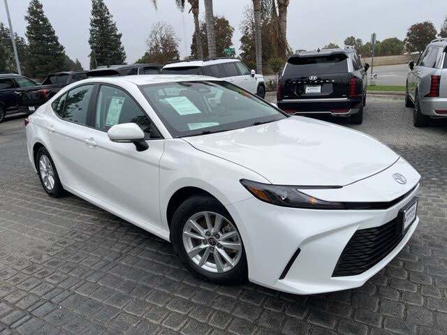 2025 Toyota Camry LE FWD
