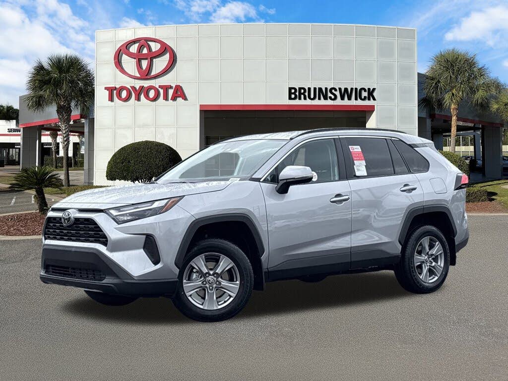 2025 Toyota RAV4 XLE FWD