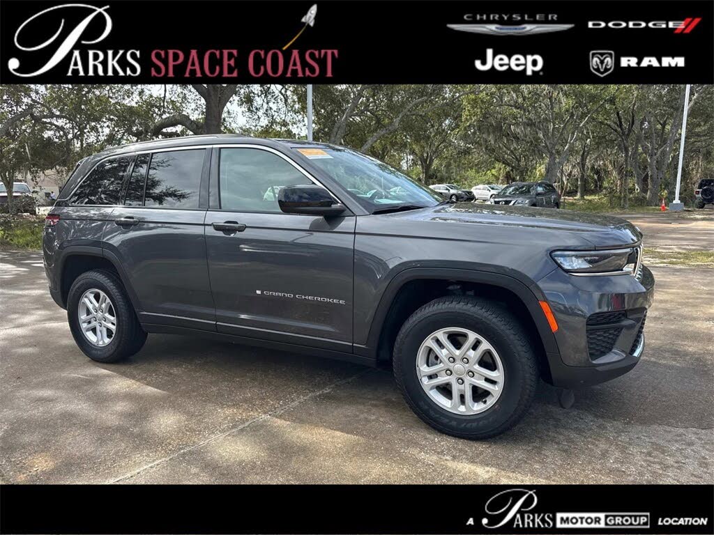 2023 Jeep Grand Cherokee Laredo RWD