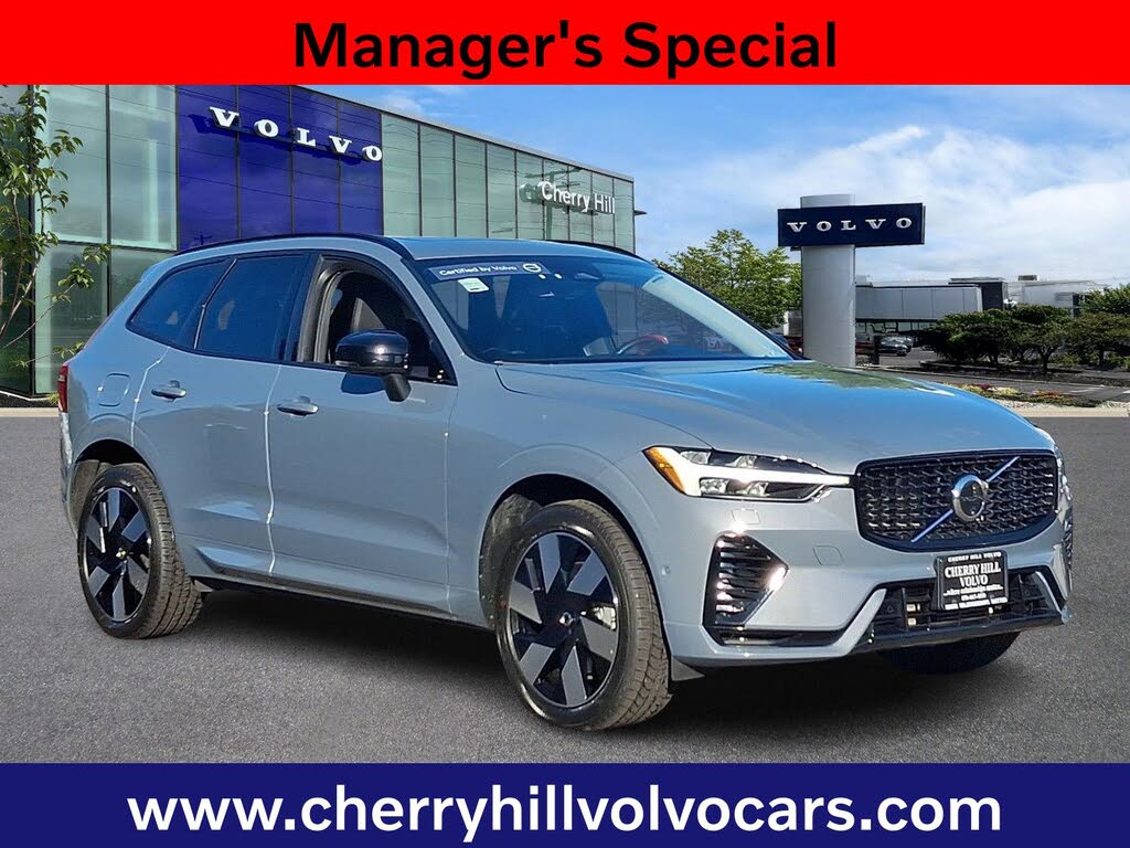 2024 Volvo XC60 Recharge T8 Plus Dark Theme eAWD