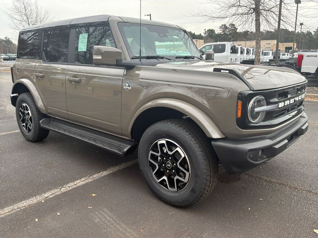 2025 Ford Bronco Outer Banks 4-Door 4WD