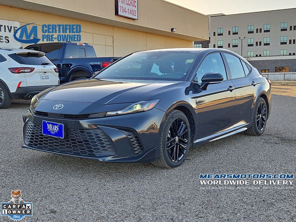 2025 Toyota Camry SE FWD