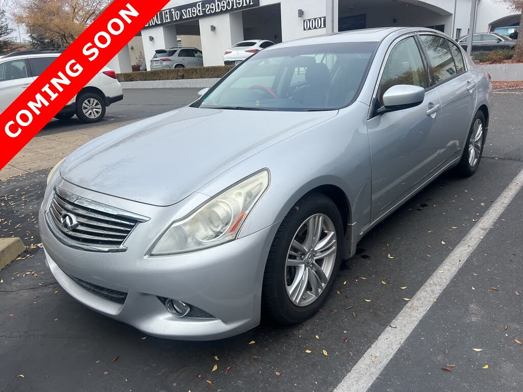 2013 INFINITI G37 Journey Sedan RWD