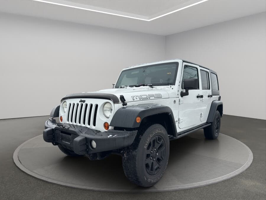 2013 Jeep Wrangler Unlimited Sahara 4WD