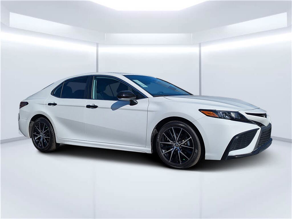 2022 Toyota Camry SE FWD