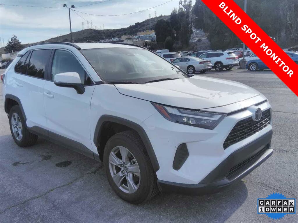 2024 Toyota RAV4 XLE FWD