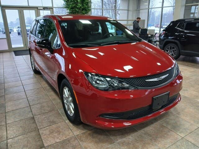 2025 Chrysler Voyager LX FWD