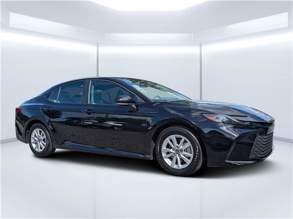 2025 Toyota Camry LE FWD