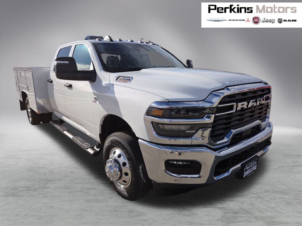 2026 RAM 3500 Chassis Tradesman Crew Cab LB DRW 4WD
