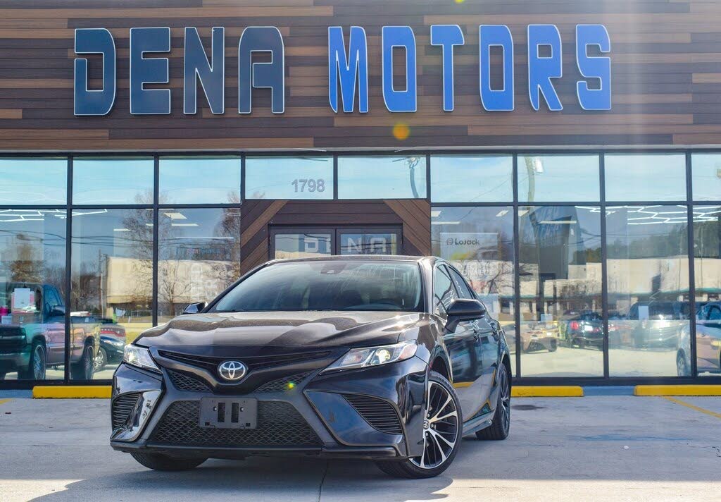 2020 Toyota Camry SE FWD