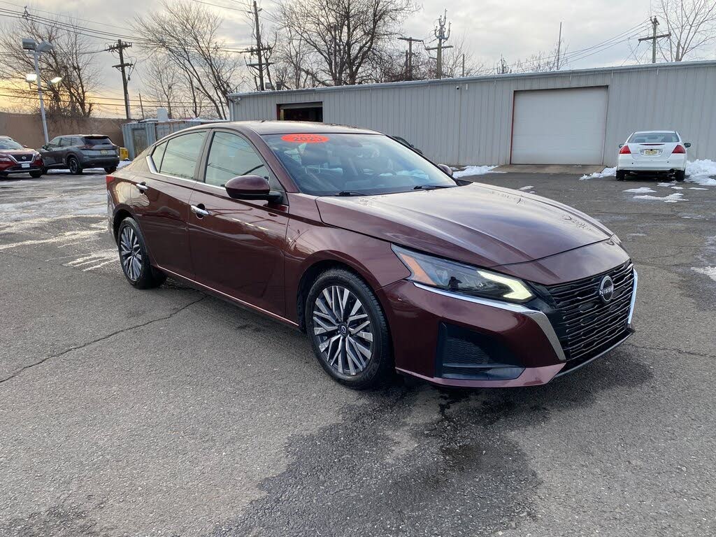 2023 Nissan Altima 2.5 SV FWD