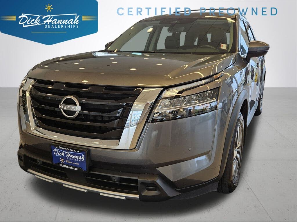 2023 Nissan Pathfinder SL 4WD