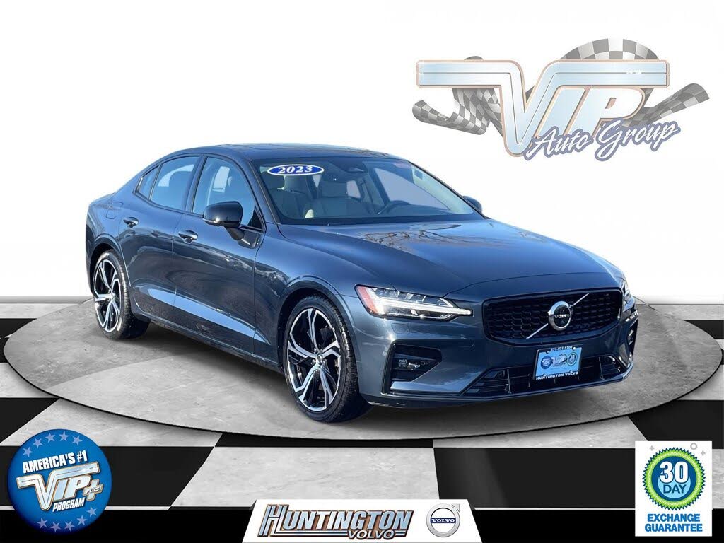 2023 Volvo S60 B5 Plus Dark Theme AWD